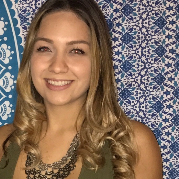 Meet your Posher, Alix - Picture 3 of 3