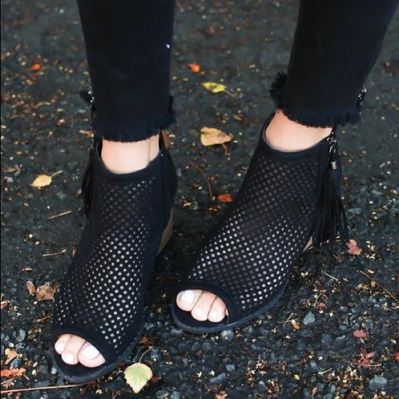 ❗️Restock ❗️Black suede mesh tassell bootie - Picture 6 of 8