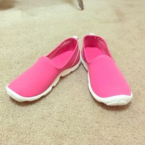 Crocs Duet Busy Day Skimmer