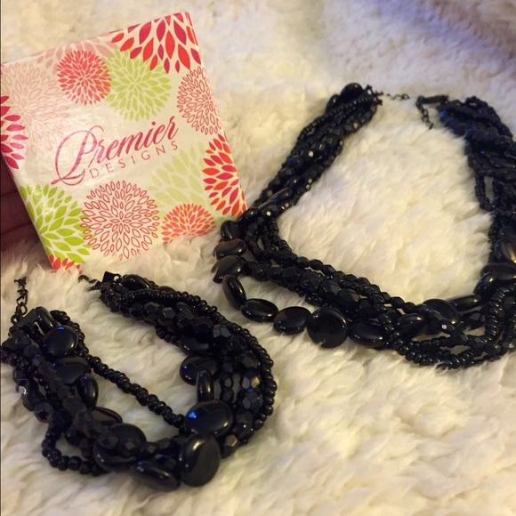 Premier Designs Essence Set