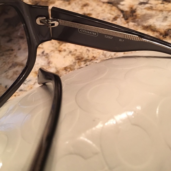 Coach Sunglasses - Picture 3 of 4