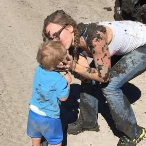 Meet your Posher, Cyra