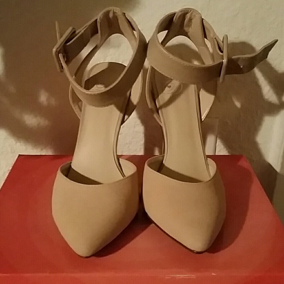 Creammy colored heels.