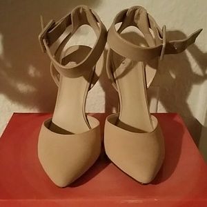 Creammy colored heels.