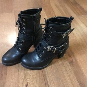 GUESS boots