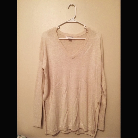 💋NWOT Oversized Cream Sweater!❄️