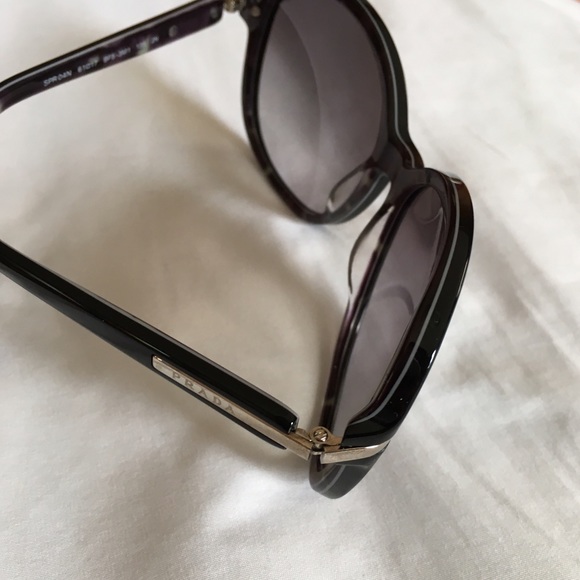 Prada Oversized sunnies - Picture 5 of 8