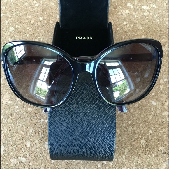 Prada Oversized sunnies - Picture 7 of 8