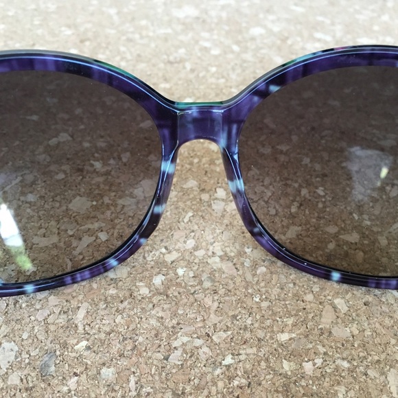 Prada Oversized sunnies - Picture 6 of 8