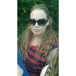 Meet your Posher, Nikki