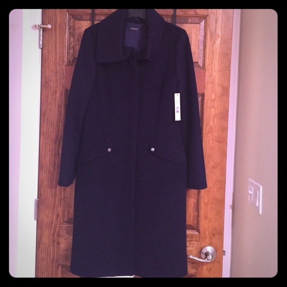 Elie tahari  plum winter coat- net