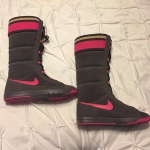 Nike Sneaker Boots