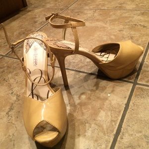 Sam & Libby Size 10 w/ 5"in heal