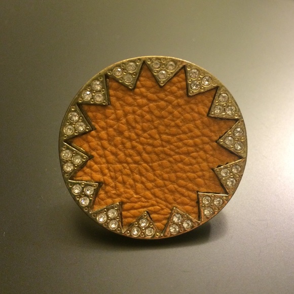Adjustable starburst ring. Mustard. Rhinestones. - Picture 1 of 2