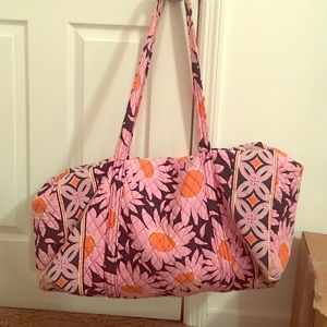 Large Vera Bradley duffel!