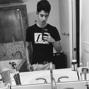 Meet your Posher, Andre