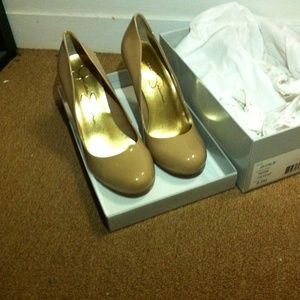 Jessica Simpson Calie Nude pumps in 9.5