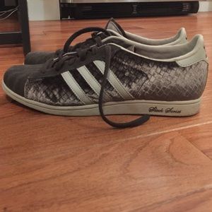VINTAGE ADIDAS SNEAKER / SHOE