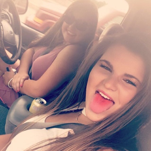 Meet your Posher, Paige - Picture 5 of 6