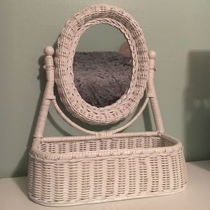 **MUST GO** Vanity mirror