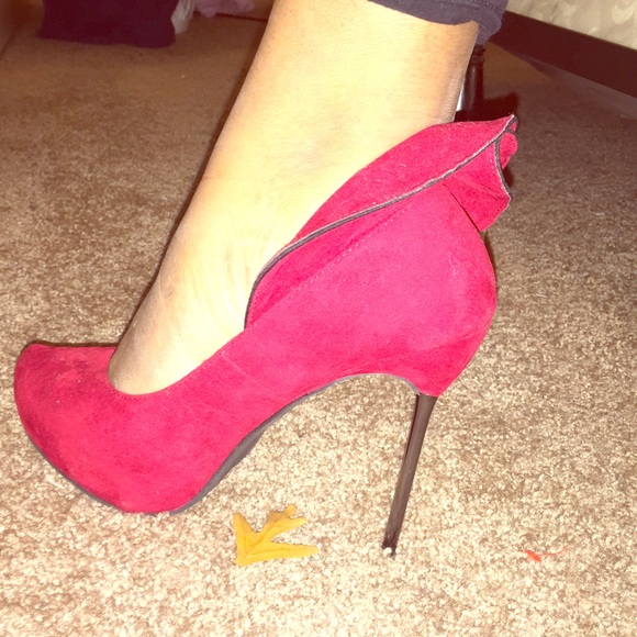 NWOT red pumps