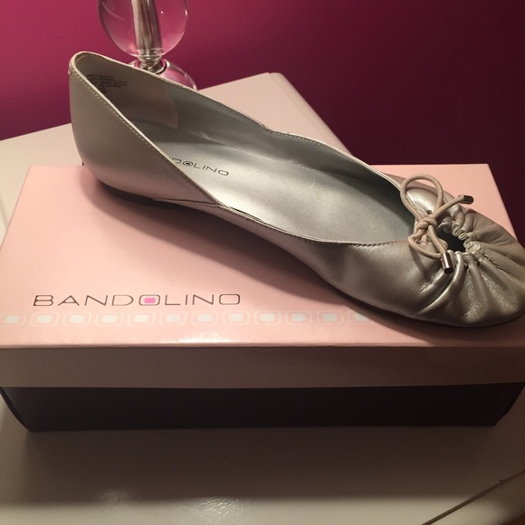Bandolino Silver Leather Ballet Flats