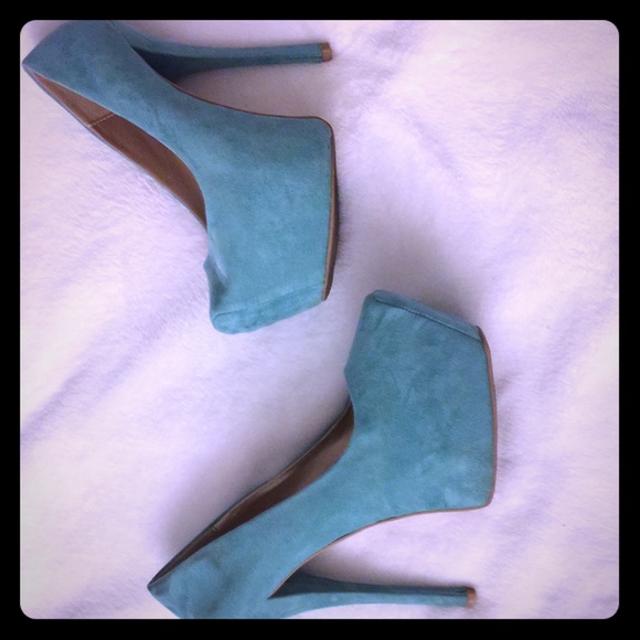 Quipid teal heels