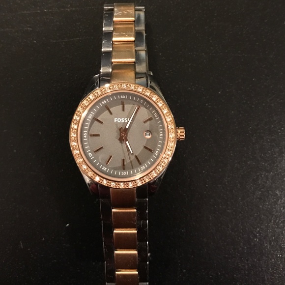 Rose Gold and Gray/Black Fossil Watch ⌚️