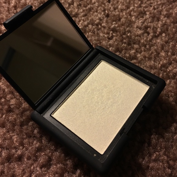NARS albatross highlighter - Picture 2 of 4