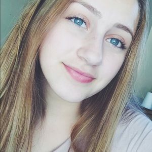 Meet your Posher, Katelyn