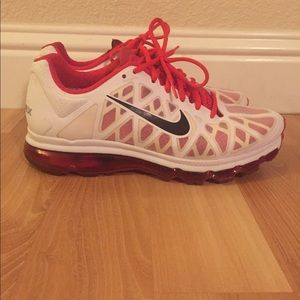 Men's size 10 US Airmax 2013 Red/White/Black