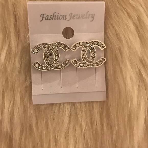SOLD 🚫Earrings - Picture 3 of 3
