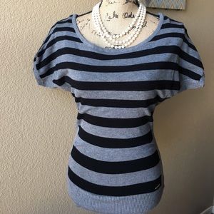 Guess short sleeve blouse