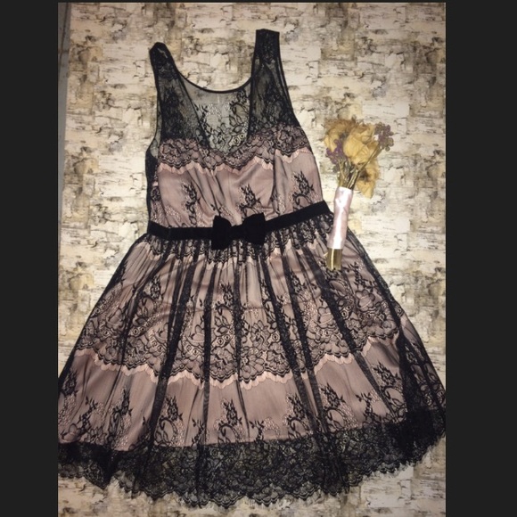 NEW forever21 black & light pink lace dress L