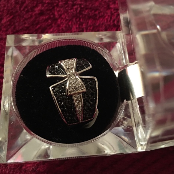 Jewelry - Picture 2 of 4