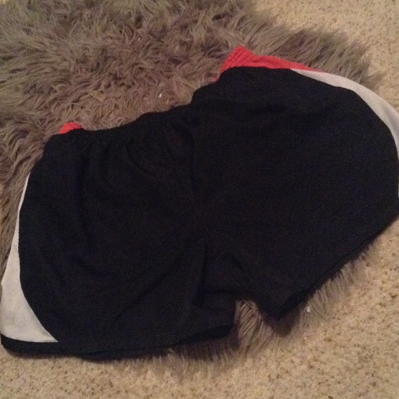 Running shorts - Picture 1 of 2