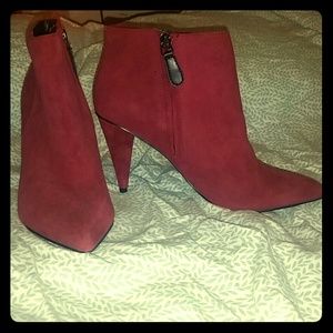 Dolce Vita Faux suede ankle bootie