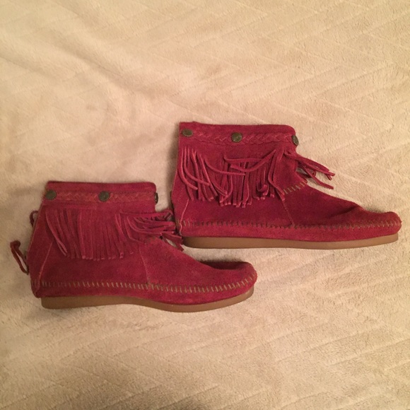 *Sold* Minnetonka Moccasins High Top Back Zip Boot