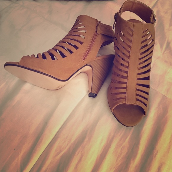 Tan heels!