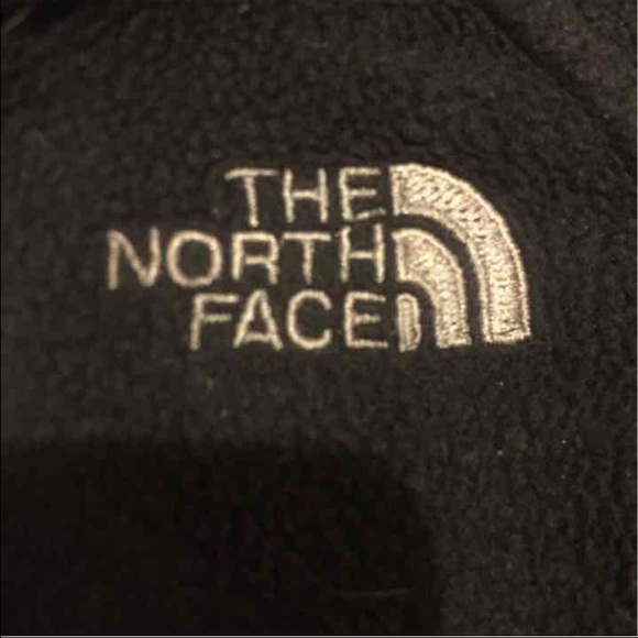 •SOLD on Ⓜ️• 2T North Face jacket - Picture 3 of 4
