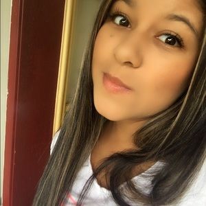 Meet your Posher, Alexandra