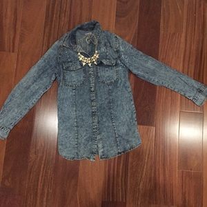 Super cute denim shirt!