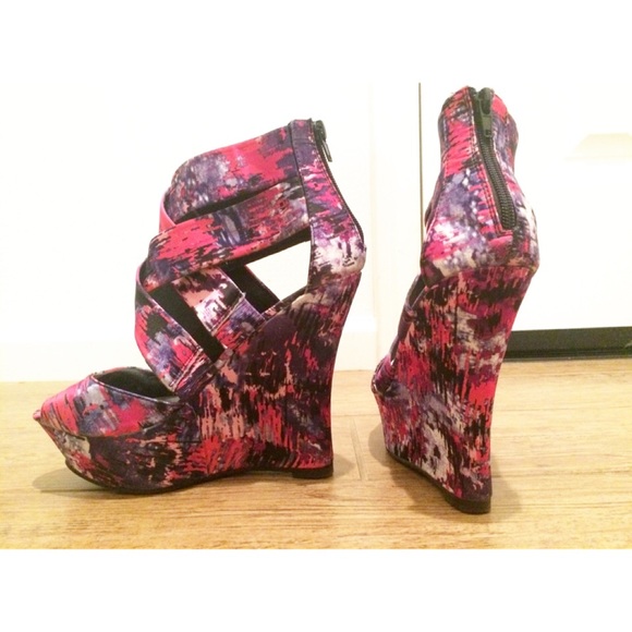 Mixed Splash Purple Scent Platform Peep Wedge