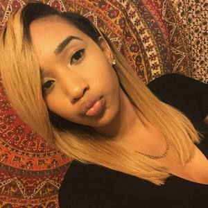 Meet your Posher, Simone