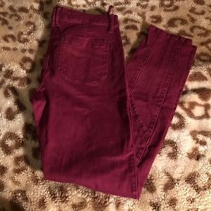 Hollister Burgundy jeans in size 7