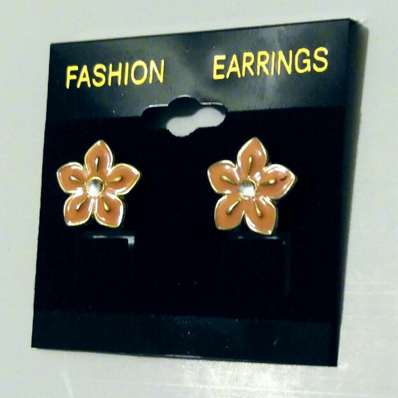 Flower Earrings - Picture 1 of 2