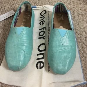 Toms