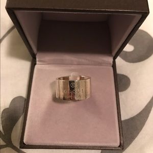 Gucci ring