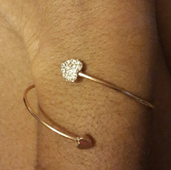 *!*Adjustable Heart Bangle*!* - Picture 3 of 3
