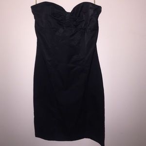 Sweetheart cut little back dress.